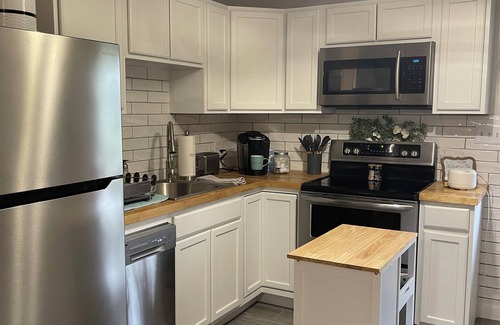 Elizabethton Apartamento | Charming and immaculate 1-bedroom Suite/Apartment in Elizabethton