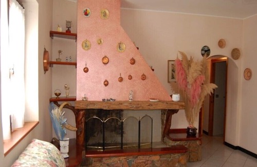 Cardedu Villa | Encantador y acogedor apartamento amueblado con buen gusto. WiFi, jardín.