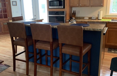 Oswego Casa | Charming and newly-renovated 1850's house in quiet residential neighborhood