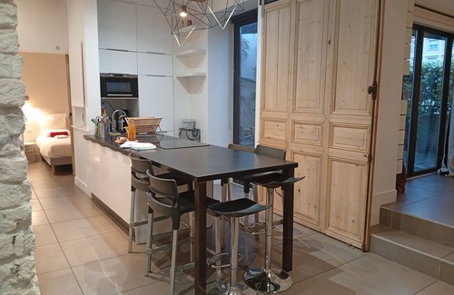 Gambetta Apartamento | Charming and quiet central apartment