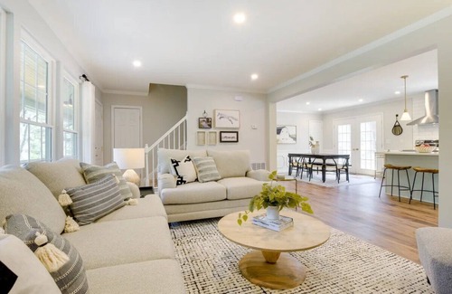 Apex Casa | Charming and Serene 3-bedroom house in delightful Apex