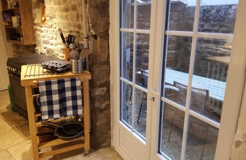 Lonlay-l'Abbaye Casa | Charming and Spacious Traditional Village House