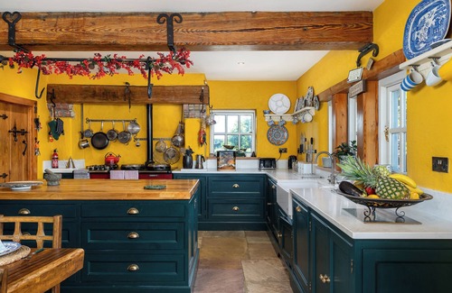 Ballynacarrigy Otro | Charming and spacious 6-bedroom farmhouse close to Center Parcs