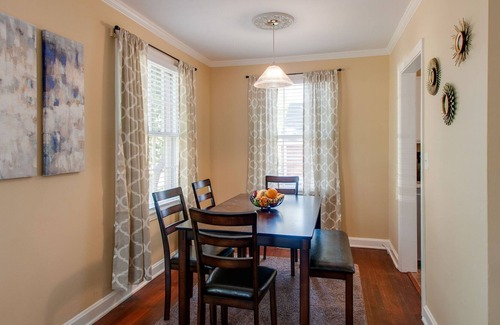 Whitebridge Casa | CON ENCANTO Y AMPLIO- A SOLO 6 MILLAS DEL CENTRO- 4BR / 3BA