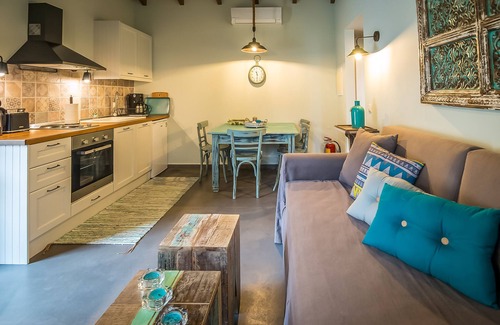 Petaleia Casa | Encantadora y tradicional casita de piedra.