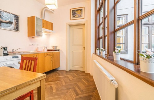 Mala Strana Apartamento | Charming Apartment in 400 yr old House, 4 Mins walk from the Charles Bridge