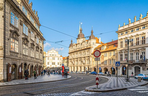 Mala Strana Apartamento | Charming Apartment in 400 yr old House, 4 Mins walk from the Charles Bridge