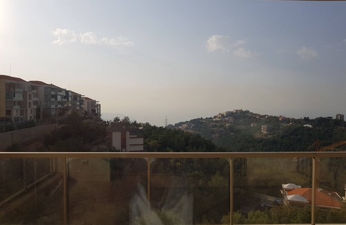 Duhur ash Shuwayr Apartamento | Apartamento encantador con impresionantes vistas en Beit Misk