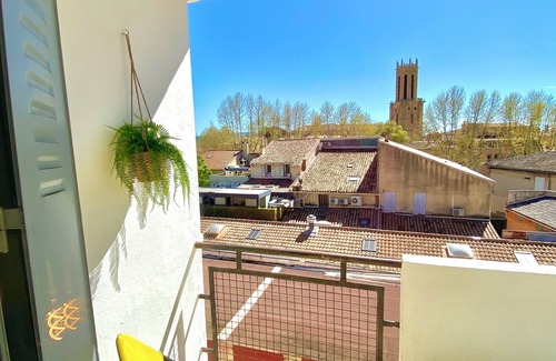 Couronne Urbaine Apartamento | Charming apartment near the city center with balcony and panoramic view of the Cathedral