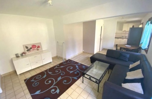 Prevessin-Moens Casa | Charming apartment near Switzerland