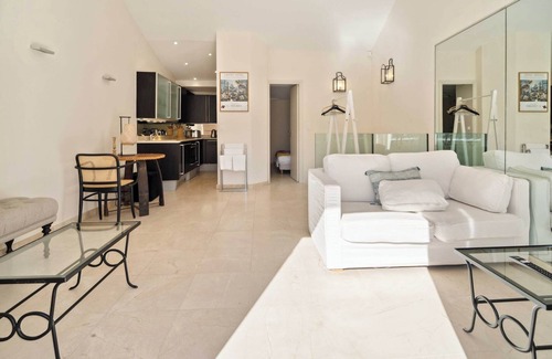 Old Town Apartamento | Charming apartment - 1BR- Saint-Tropez