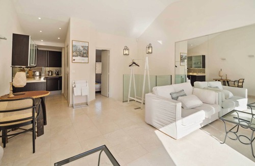 Old Town Apartamento | Charming apartment - 1BR- Saint-Tropez