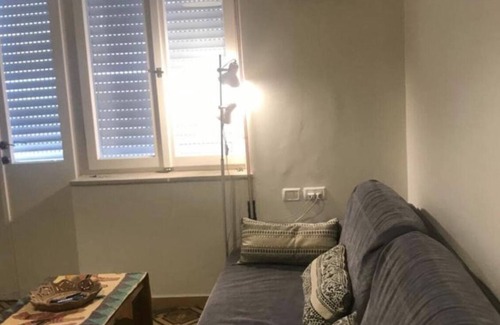 Tel Aviv City Center Apartamento | Charming apartment in the heart of Tel Aviv. Located near all bars/ restaurants!