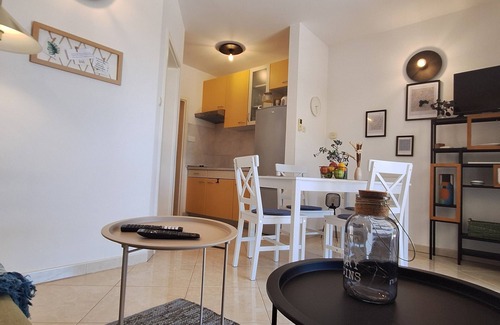 Cizici Apartamento | Encantador apartamento para 2-4 personas en Cizici en Soline Bay - contacte al propietario