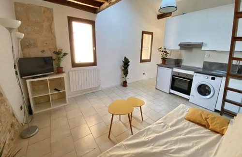 Gares Apartamento | Charming apartment in an old building, center of Montpellier