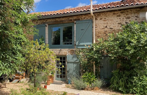 Massignac Casa | Charming Apartment in a converted 16th Century Charantaise Barn