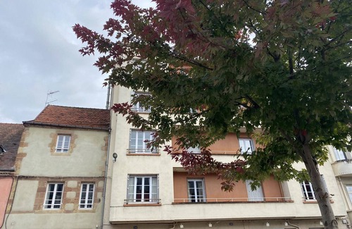 Moulins Apartamento | Apartamento luminoso con balcón en el corazón de Moulins, cerca de comercios y sitios culturales
