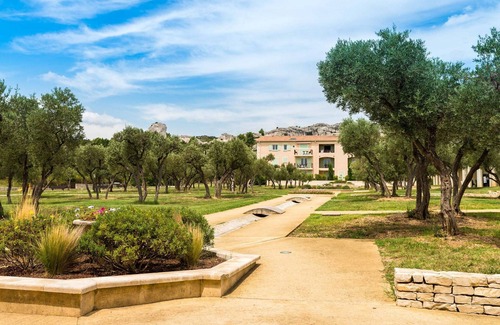 Paradou Apartamento | Apartamento encantador en Provenza con terraza