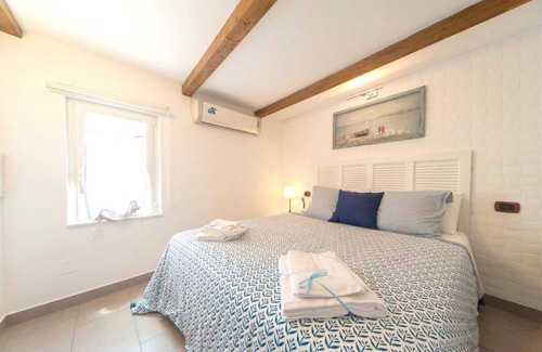 Trani Apartamento | Charming Apartment in Trani with City View and Parking.