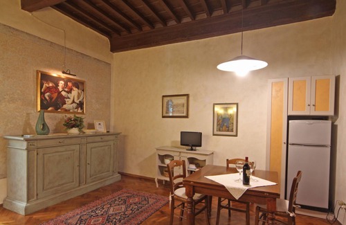 Santa Croce Apartamento | Casco antiguo, cerca de Santa Cruz / viejo puente. Wifi - Aire acond. y 2 de la bici