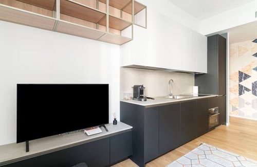 Ponte Seveso Apartamento | Charming apartment of about 50 square meters, able to accommodate up to 4 people, located on the first floor of a building with a lift (NOT suitable for disabled people - there are some steps to access it).The property is located just a few steps throw f