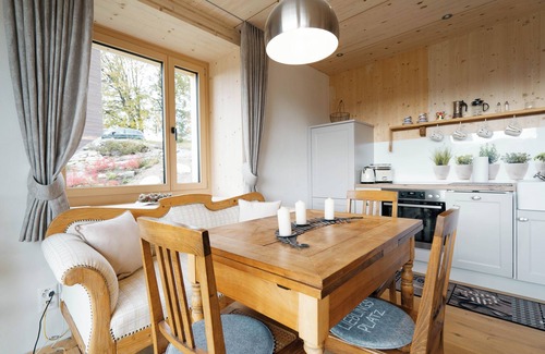 Mitloedi Apartamento | Charming Apartment Strohballenhaus in Scenic Amden, Switzerland