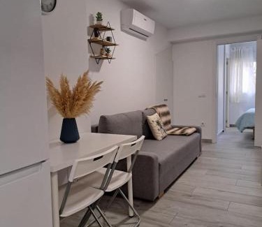 El Pilar Apartamento | Charming Apartment up to 4 persons 3 min to Metro
