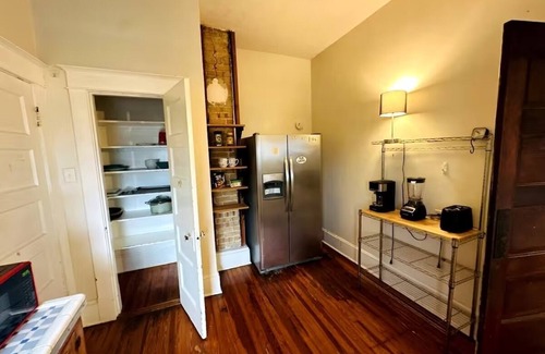 University Heights Apartamento | Charming apartment in awesome Gainesville with AC
