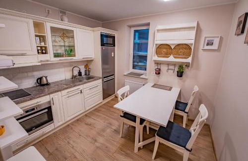 Marijampole Apartamento | Charming Apartment with Private Yard