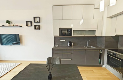 Holesovice Apartamento | Charming Apartment with AC, Balcony and Parking in lovely Prague