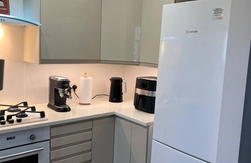 West Hendon Apartamento | Charming Apartment with Easy Access to Central London Attractions - with WiFi