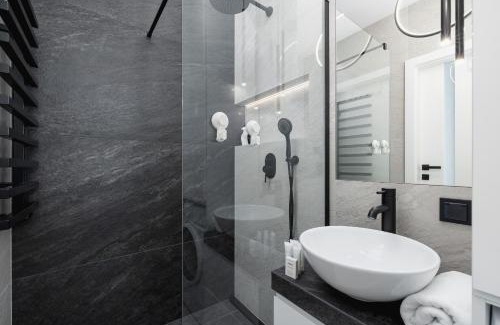 Katowice Apartamento | Charming Apartment with Parking in Katowice by Noclegi Renters