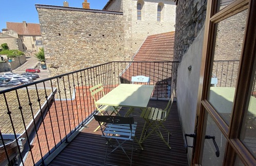 Cluny Apartamento | Encantador apartamento con terraza en el centro histórico de Cluny