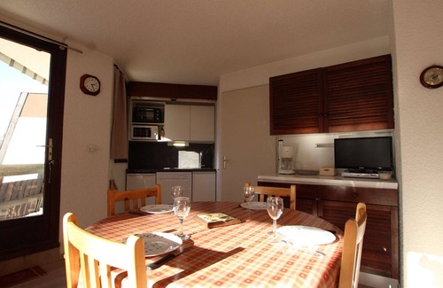 Saint-Chaffrey Apartamento | Alquiler apto 6 pax con balcones sur, cocina equipada y parking gratuito en Serre-Chevalier