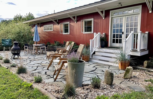 Cambridge Apartamento | Charming Apt, Mt View, Pickle Ball, "Where the Wild Things Are" Private Retreat