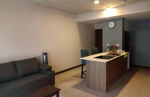 Cinco Esquinas Apartamento | Charming Apt w/ Pool+Gym+Co-work