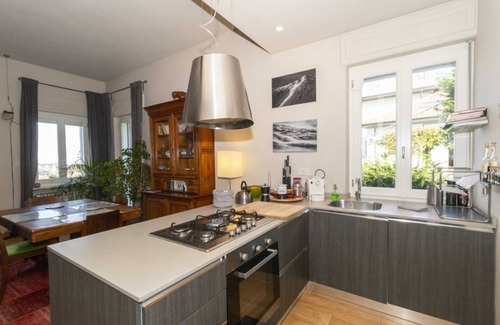 Madonna del Pilone Apartamento | Charming apt with parking!