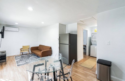 Dallas Apartamento | Charming Arboretum Getaway: 1-Bedroom Hideaway