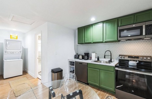 Dallas Apartamento | Charming Arboretum Getaway: 1-Bedroom Hideaway
