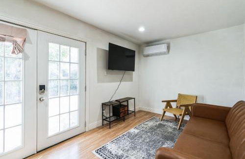 Dallas Casa | Charming Arboretum Getaway - Guest House