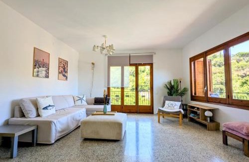 Sant Vicenc de Montalt Apartamento | Charming Attic with Pool and Seaviews