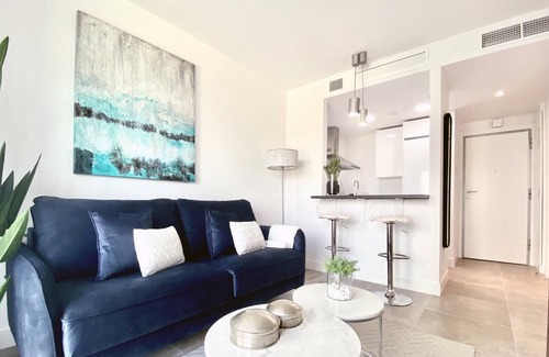 Hortaleza Apartamento | Charming Australis Tower - En urbanización de lujo, piscinas, parking, pádel