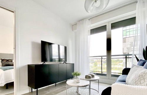 Hortaleza Apartamento | Charming Australis Tower - En urbanización de lujo, piscinas, parking, pádel
