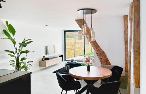 Gotem Casa | Charming Authentic Home with Garden