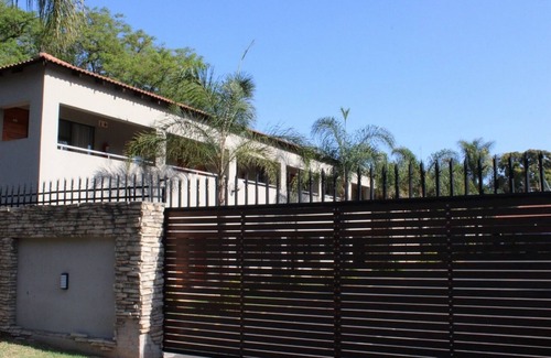 Germiston Cama Y Desayuno | Charming B&B with WiFi in Enchanting Germiston