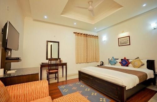 Basai Casa | Charming B&B with WiFi and AC in Wise Villa Agra 3