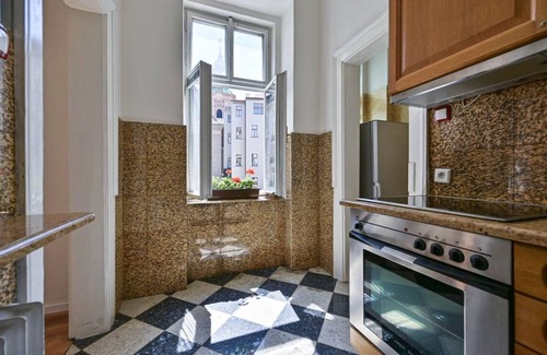 Josefov Apartamento | Charming Balcony Retreat – 1 min from Old Town Square