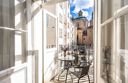Josefov Apartamento | Charming Balcony Retreat – 1 min from Old Town Square