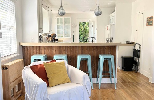 Ventura Casa | Bungalow de playa con encanto en Midtown ++