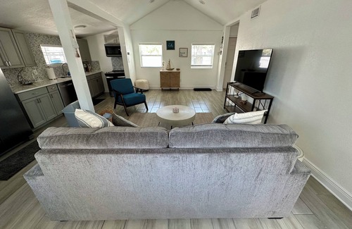 Clearwater Beach Cabaña | Charming Beach Cottage just steps away from Beautiful Clearwater Beach!!